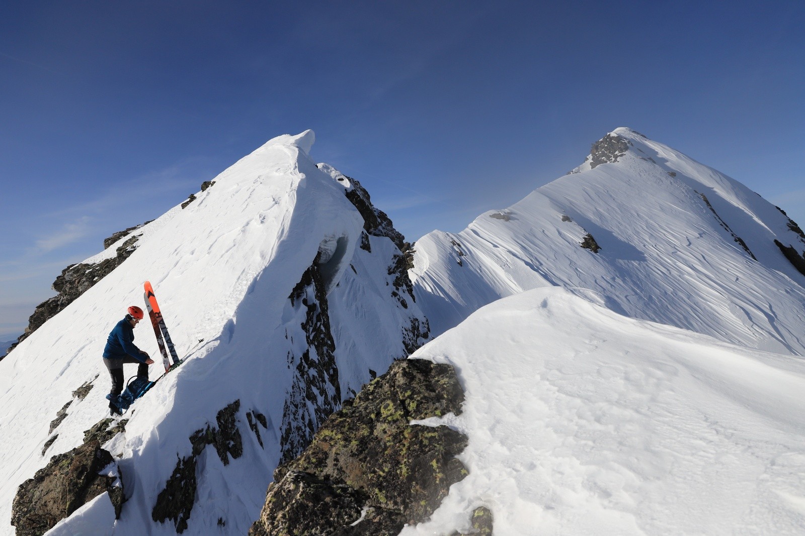 &nbsp;Alex sous l'antécime Sud, avec la Grande Valloire et sa petite arête (mais aérienne!)