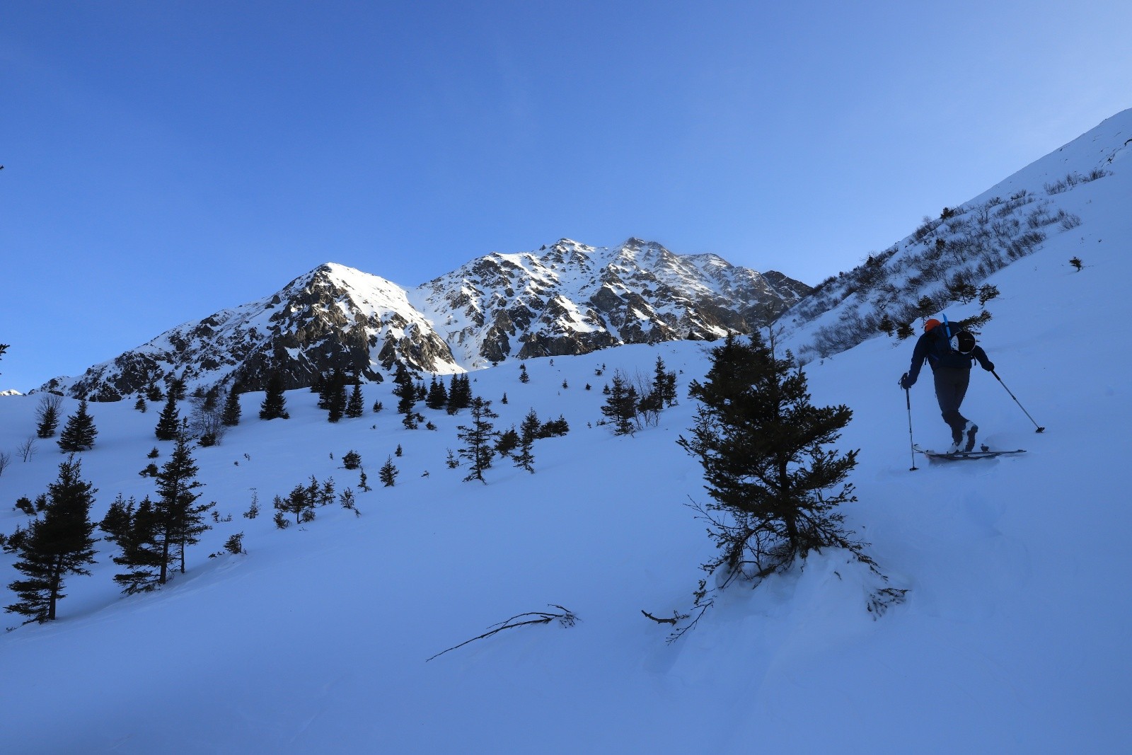 Vers 1800 m juste à l'orée de la forêt. La neige est déjà béton...&nbsp;