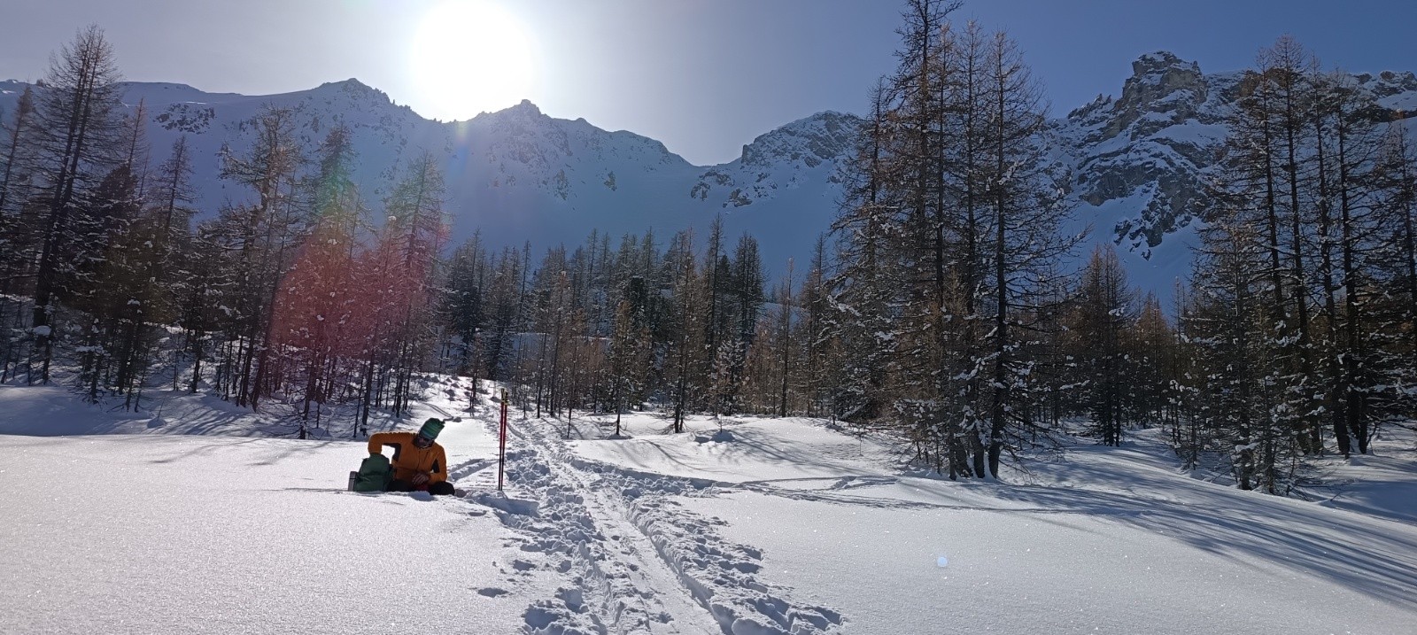 &nbsp;Bige installe le casse-croûte, Gde Peyrolle derrière&nbsp;