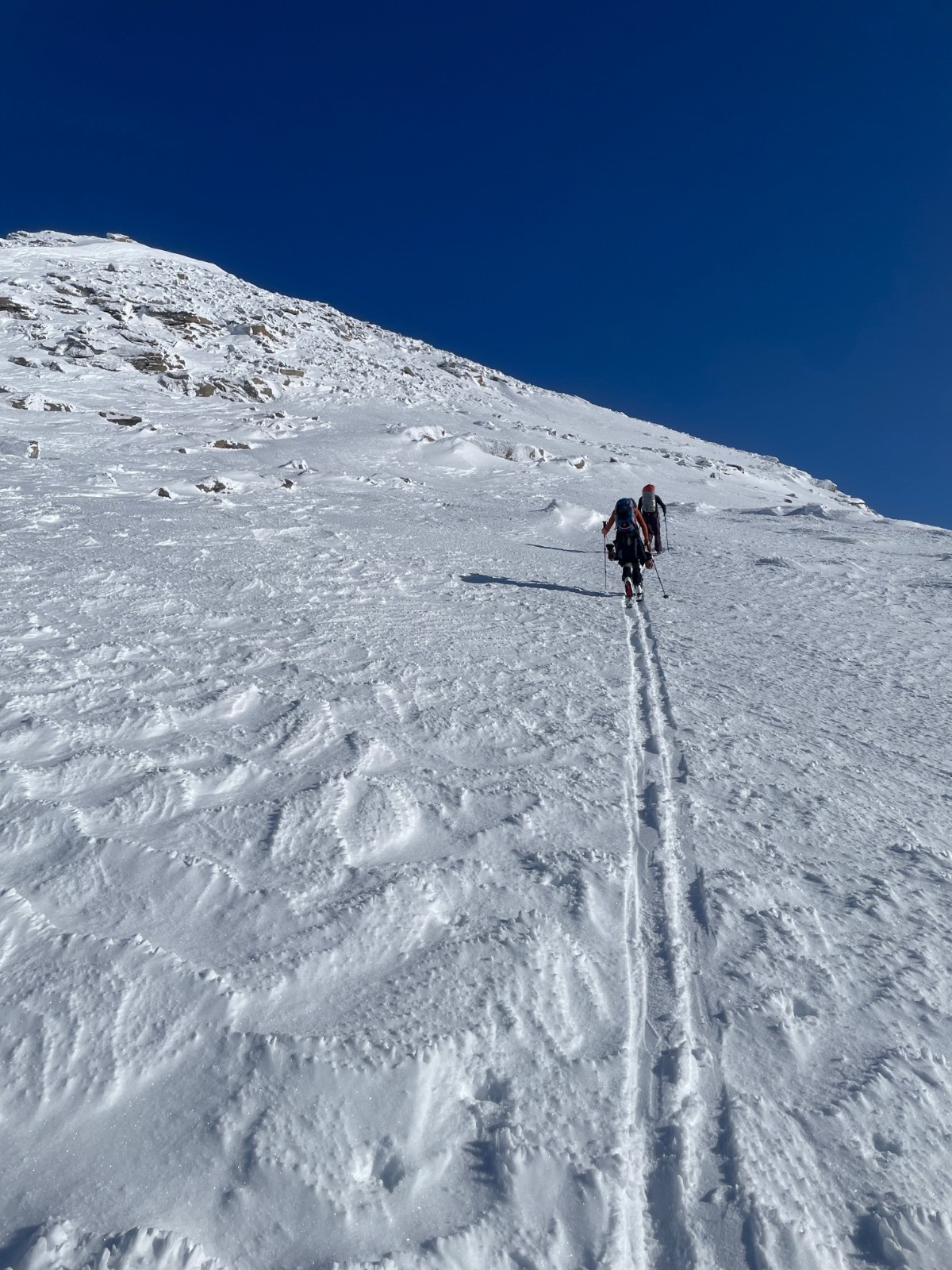 Sous la Pointe Girard, neige soufflée mais toujours meuble en surface 