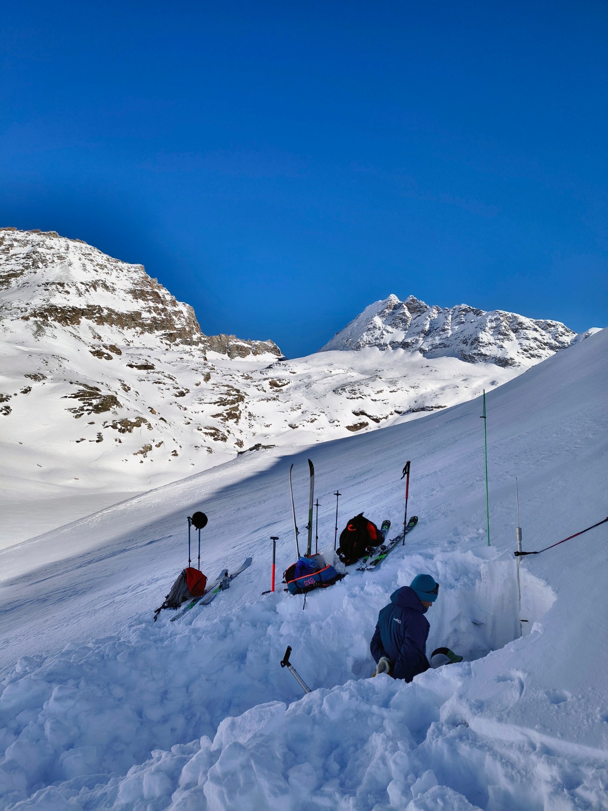 Sondage avec vue vers le Col Perdu 