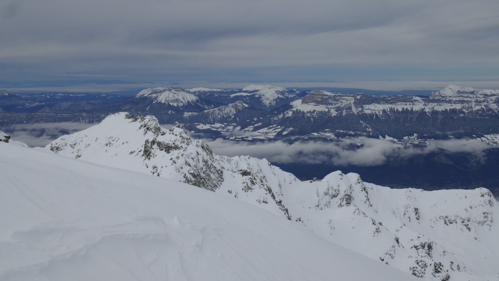Du sommet du couloir Sud de la Belle Etoile, vue sur la Chartreuse