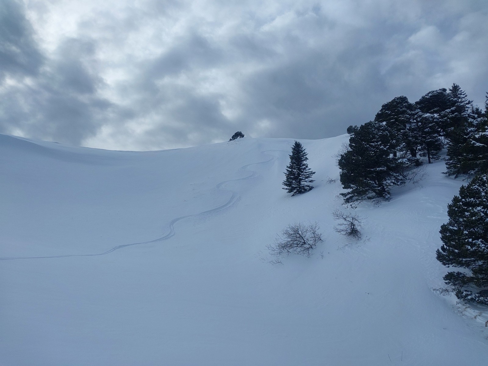 Combe au N du Col d'Hurtières