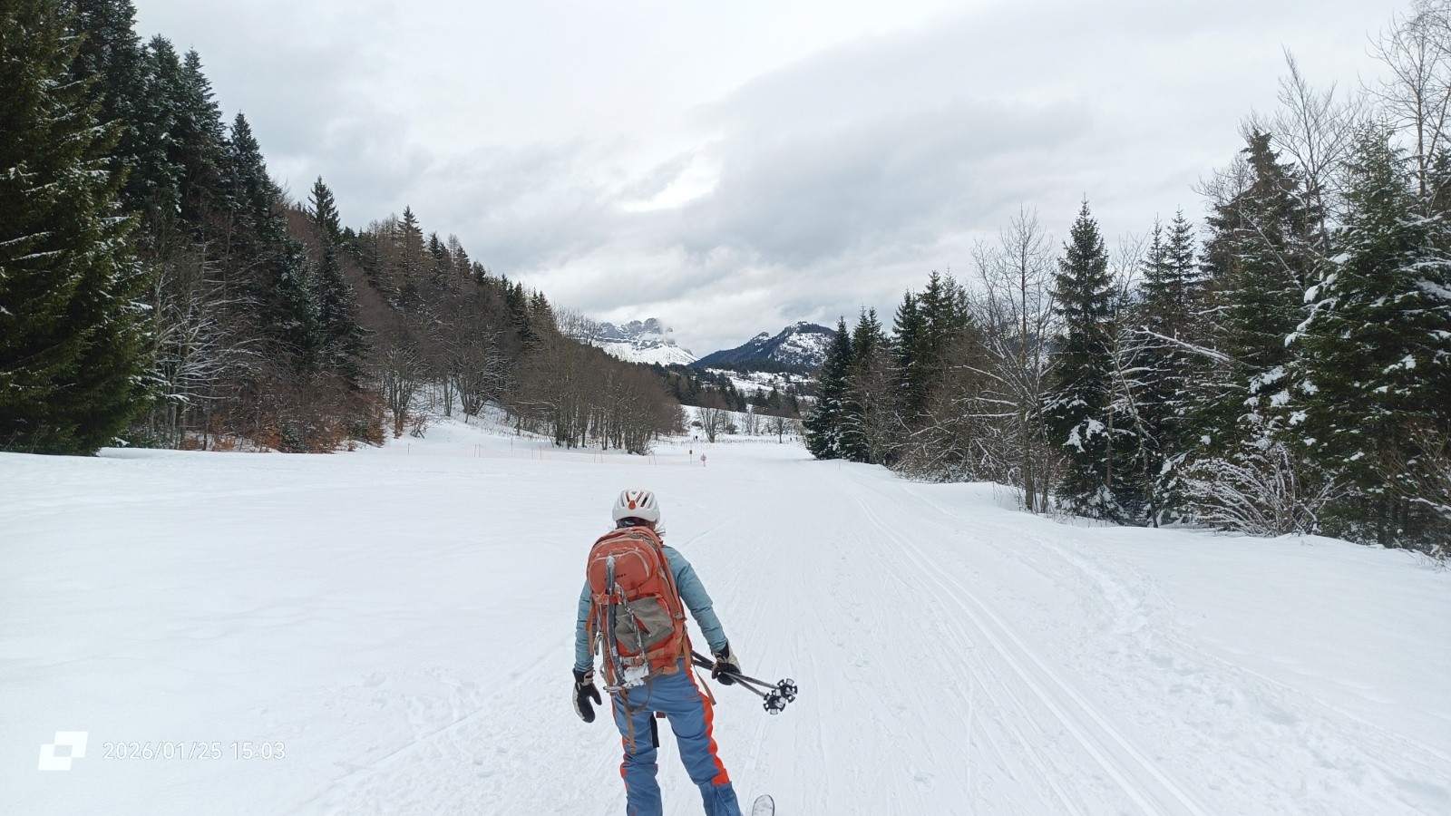 La patinette sur les pistes de ski de fond.&nbsp; 