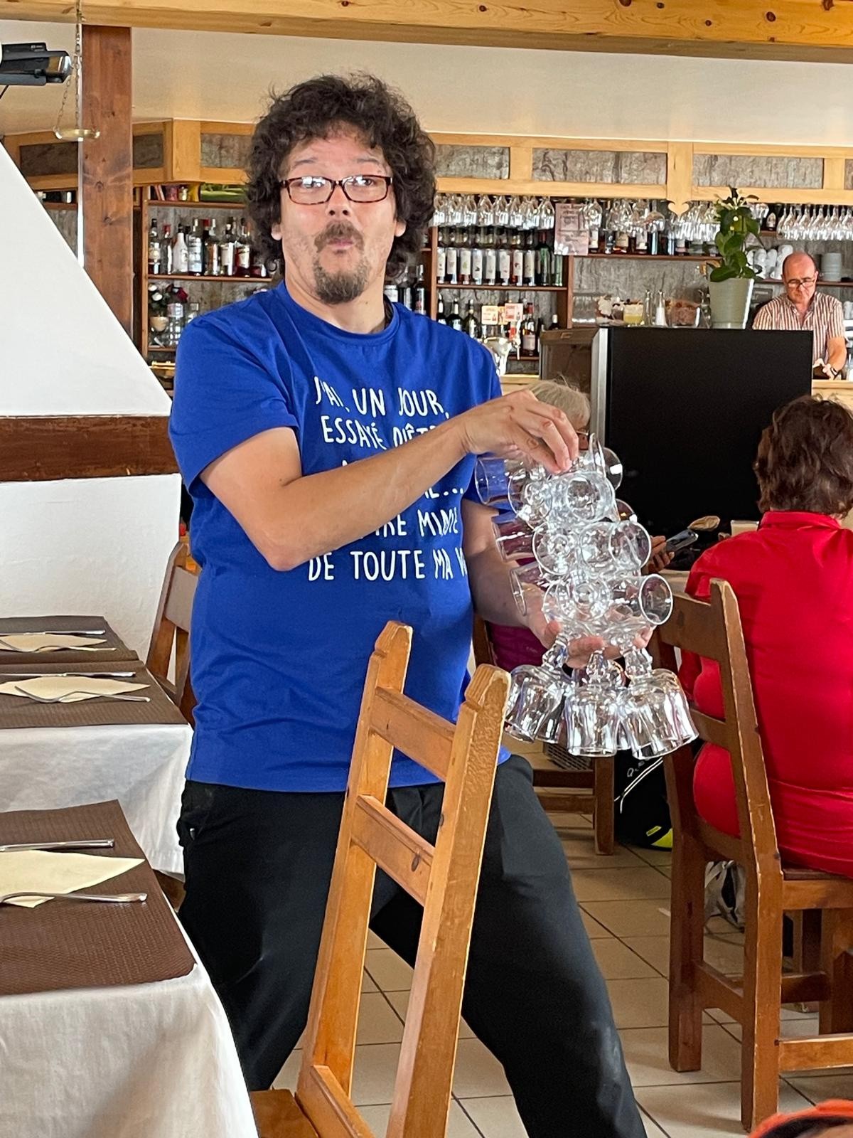 Au Jamberoute; pas certain d'essayer! Bravo l'artiste.