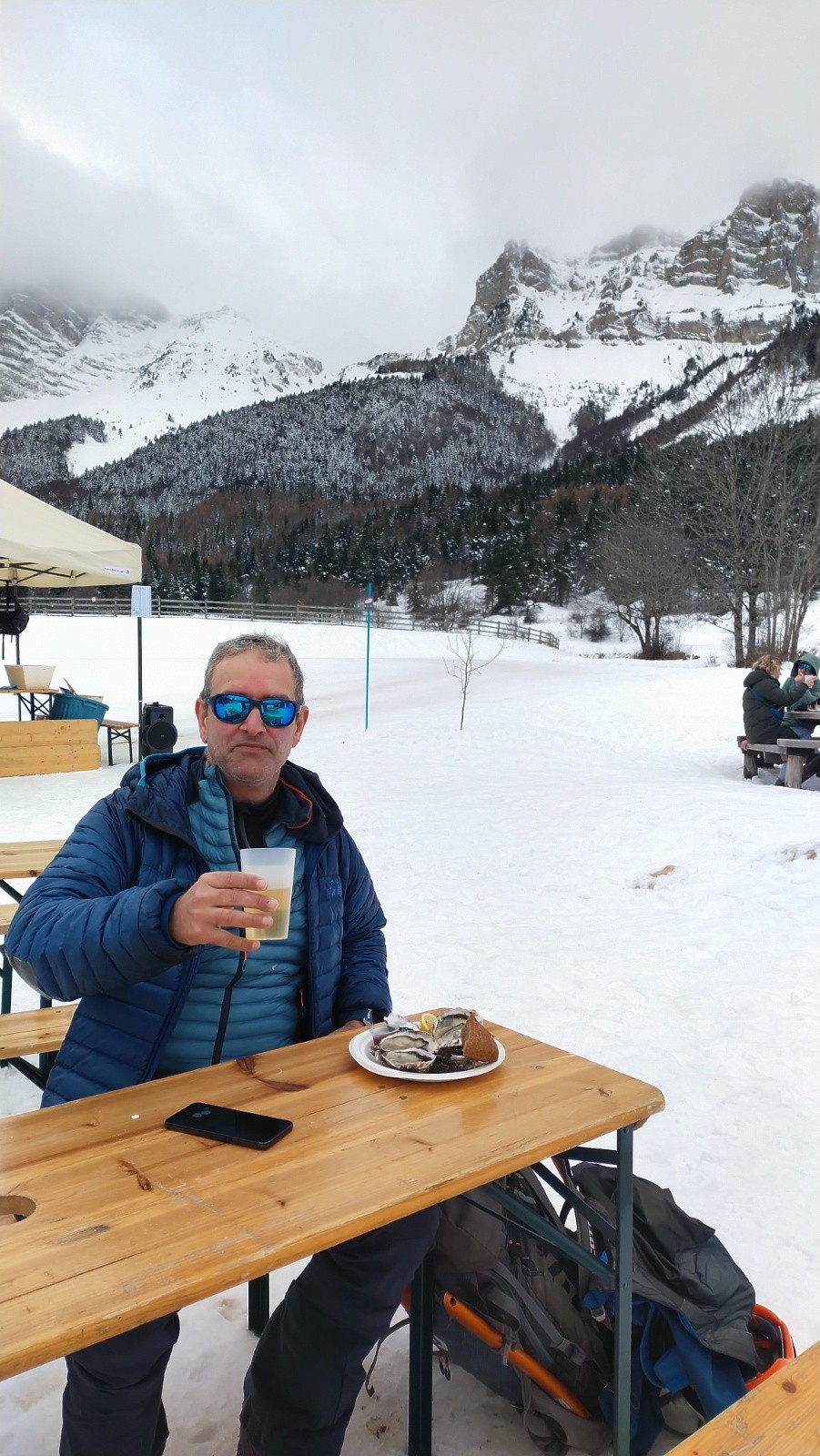 &nbsp;En attendant les retardataires&nbsp;