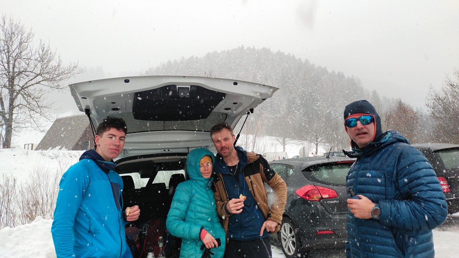 &nbsp;L'équipe sous la neige