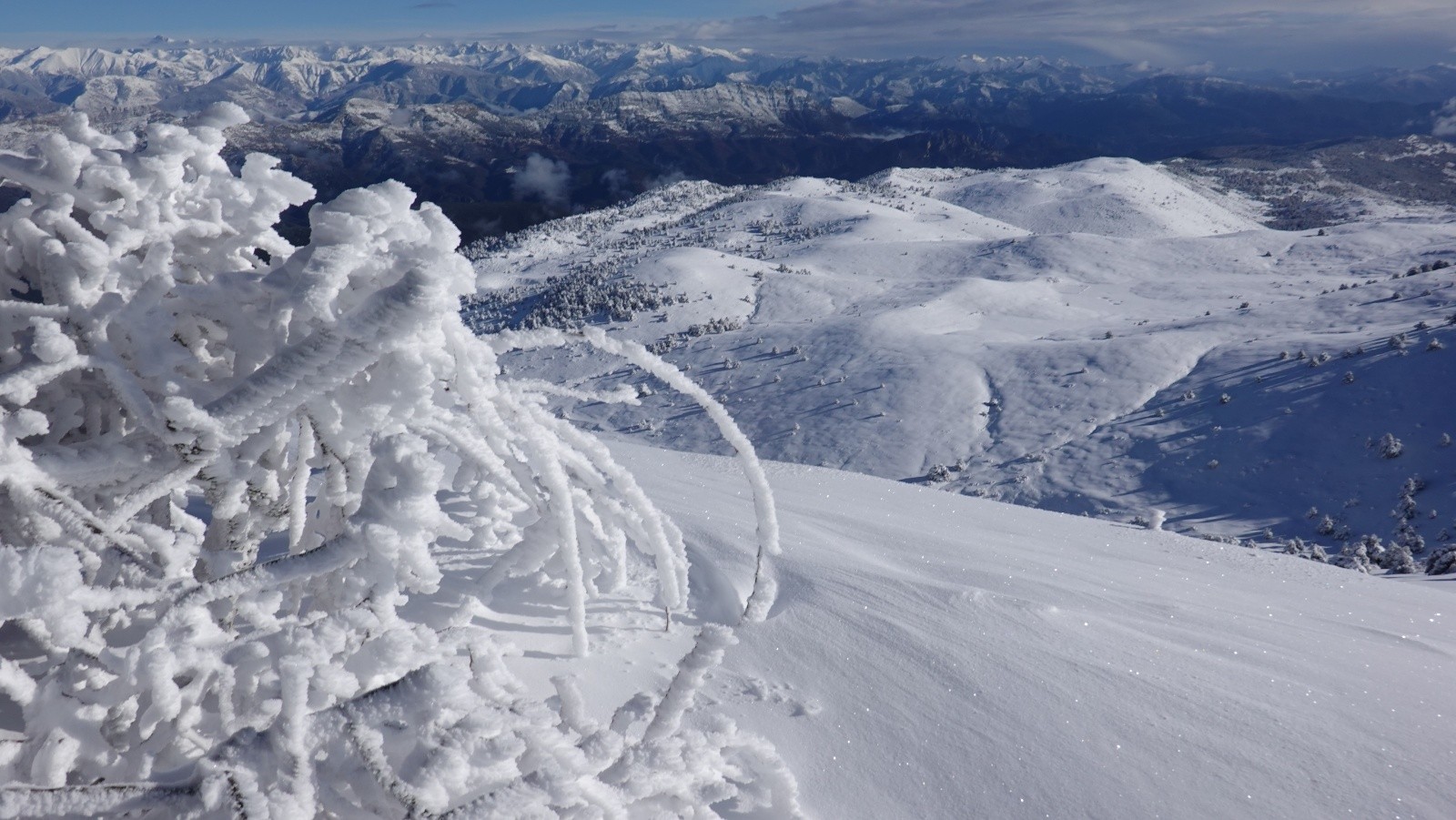 Panorama sommital sur le Mercantour