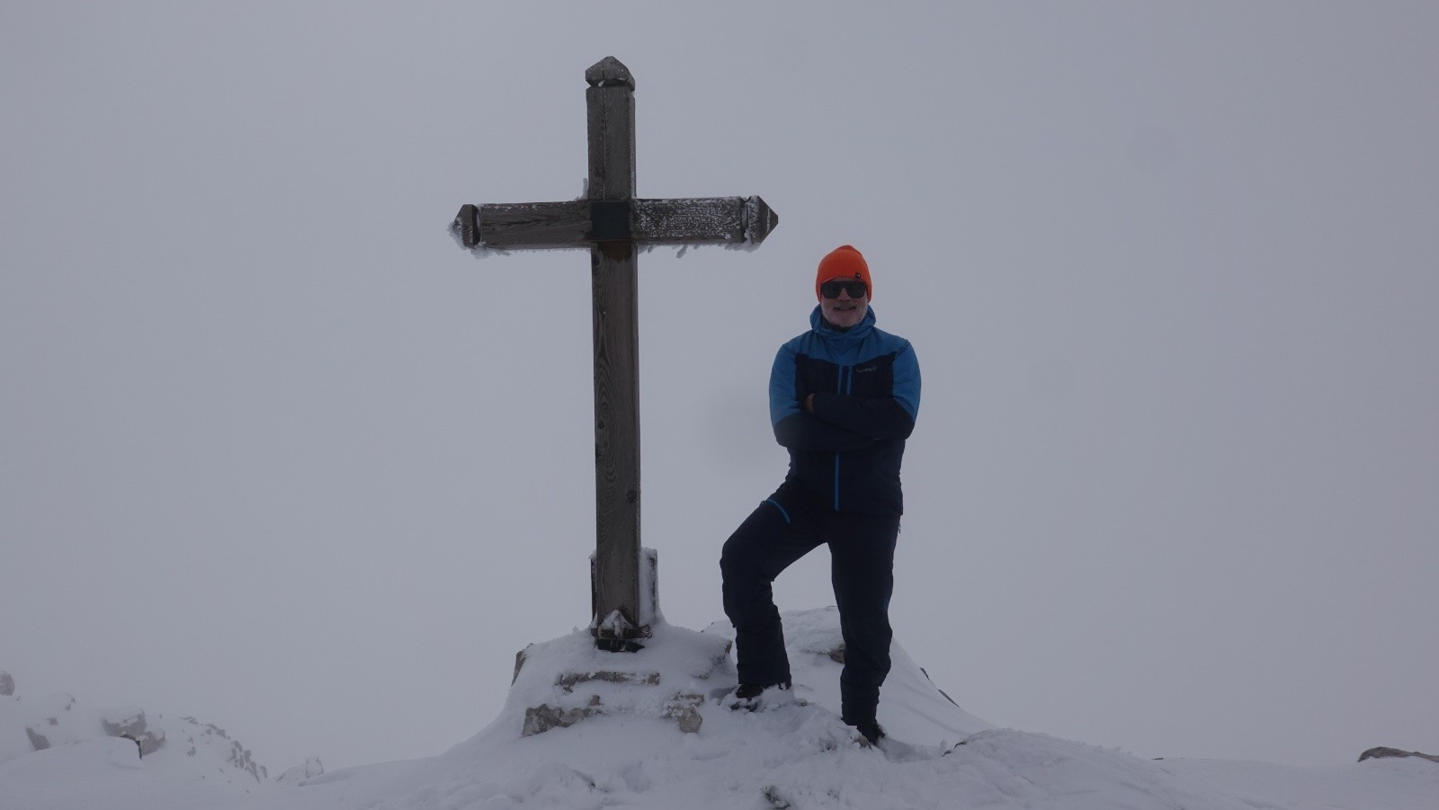 Didier à la Croix de Verse dans le brouillard