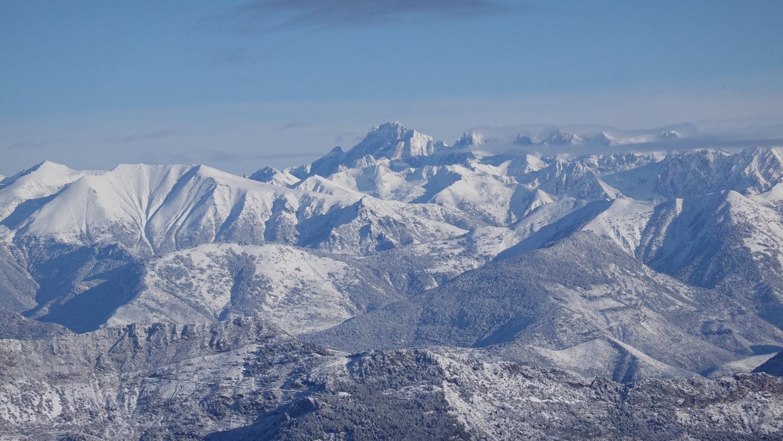Panorama au téléobjectif sur l'Argentera