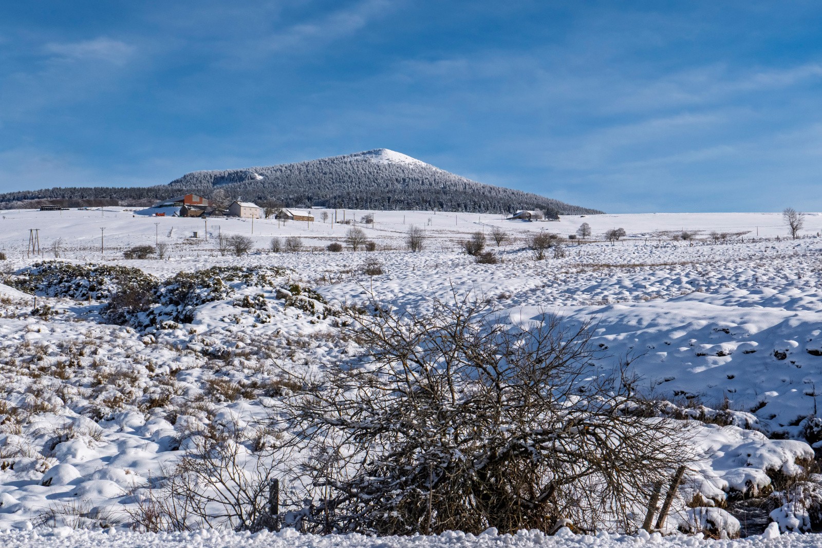 En vue déjà bien avant d'arriver aux Estables