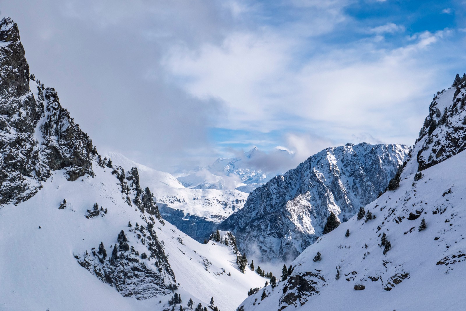 Toujours cette belle fenêtre vers les Escombailles