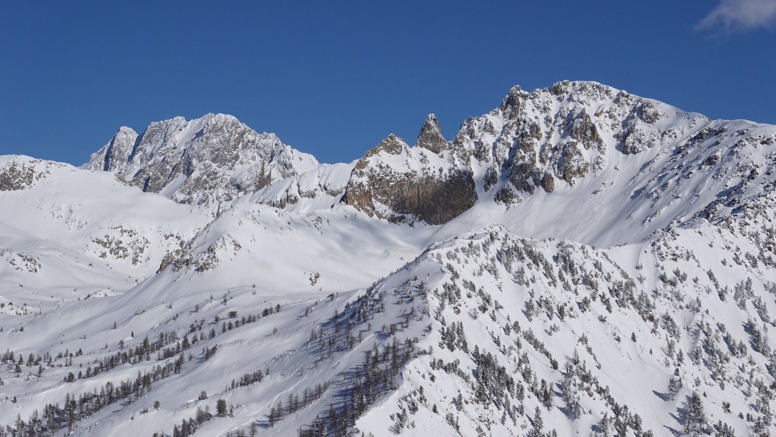 Panorama au téléobjectif sur l'Argentera et la Cime Rogué