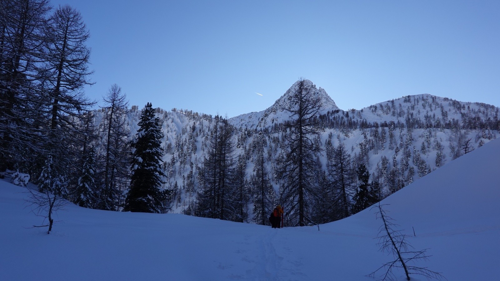 Col de Salèse sur fond de Caïre Archas et Pointe des Adus