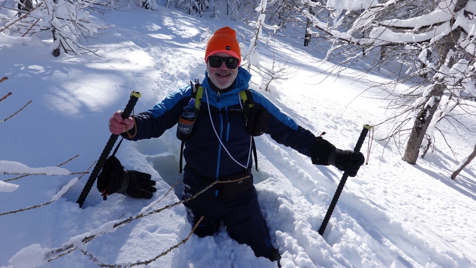 En déchaussant pour remettre les peaux : je suis debout&nbsp; une belle épaisseur🤩