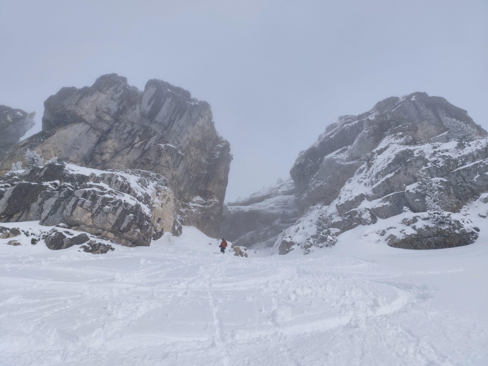 On attaque les pentes sous le canyon