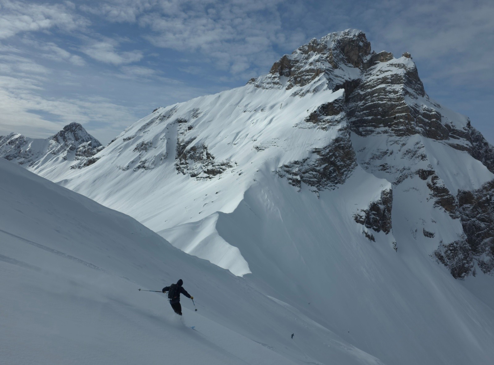 Fî de la montée le long de l arête.&nbsp; Au fond la pointe Percée&nbsp;