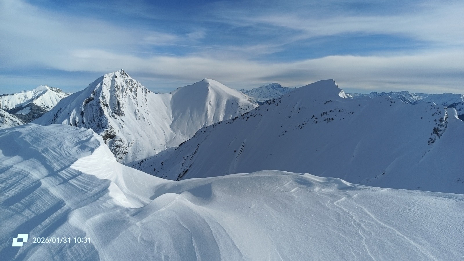 En face, ca trace aussi 