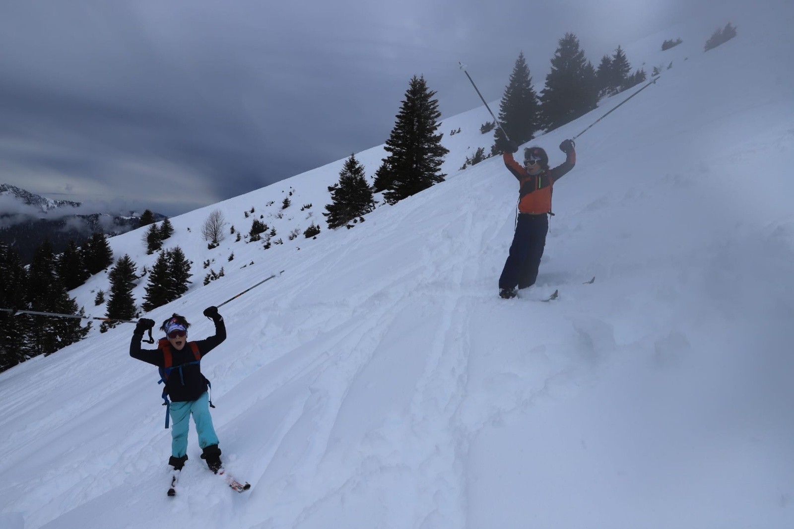 Toujours la pleine forme! Ils aiment la montée! La descente sera une autre paire de manche...&nbsp;