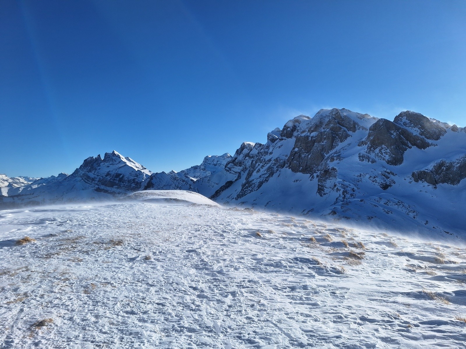 #1 Dents Blanches et Dents du Midi bien fumantes Dents Blanches et Dents du Midi bien fumantes