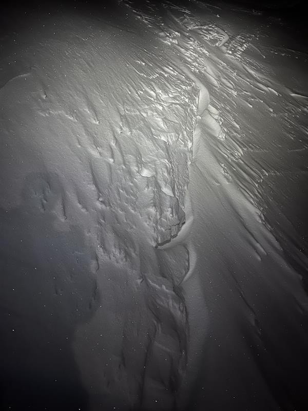 Là où y a de la neige, on voit le gros travail du vent