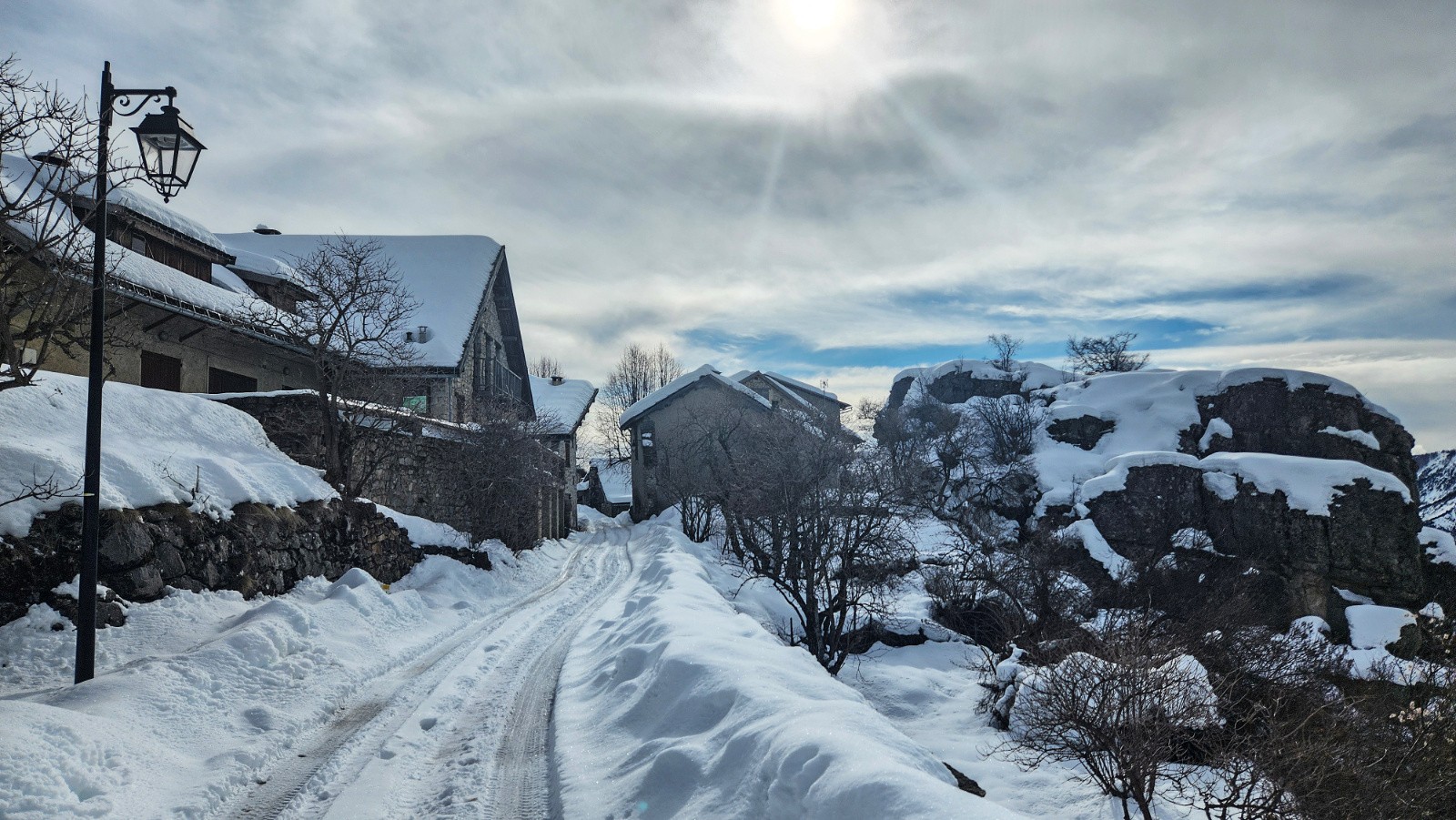 Le joli village endormi de Peyresq 1500m