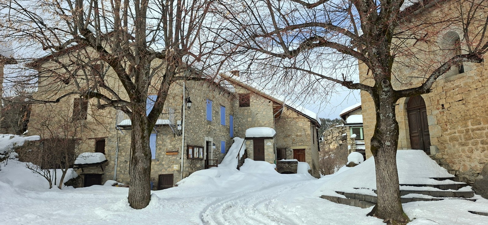 Le joli village endormi de Peyresq 1500m