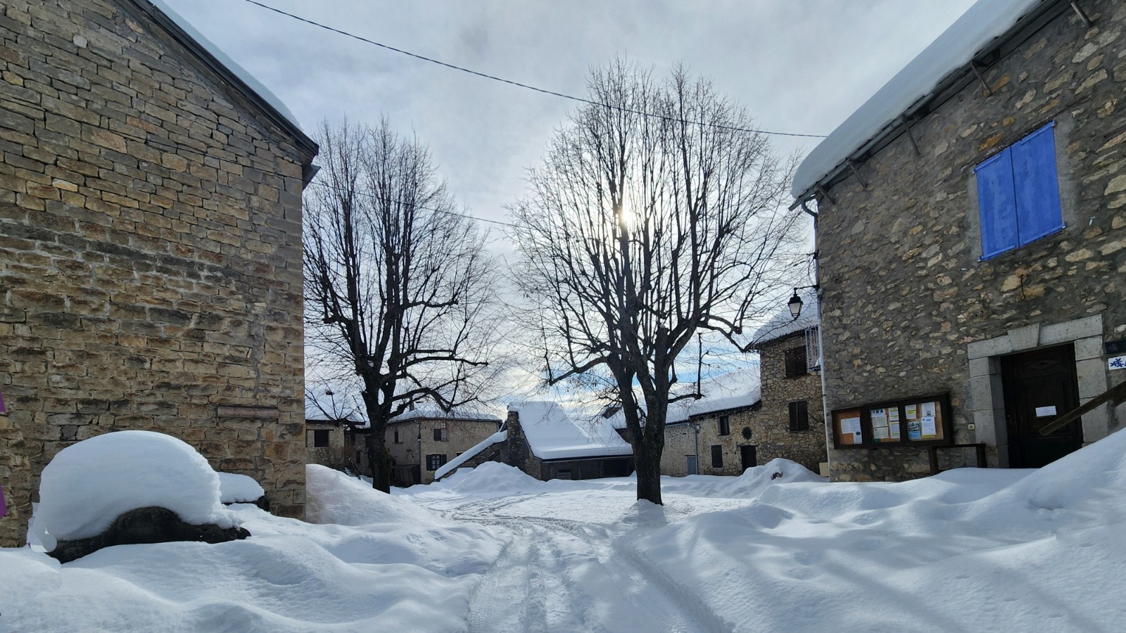 Le joli village endormi de Peyresq 1500m