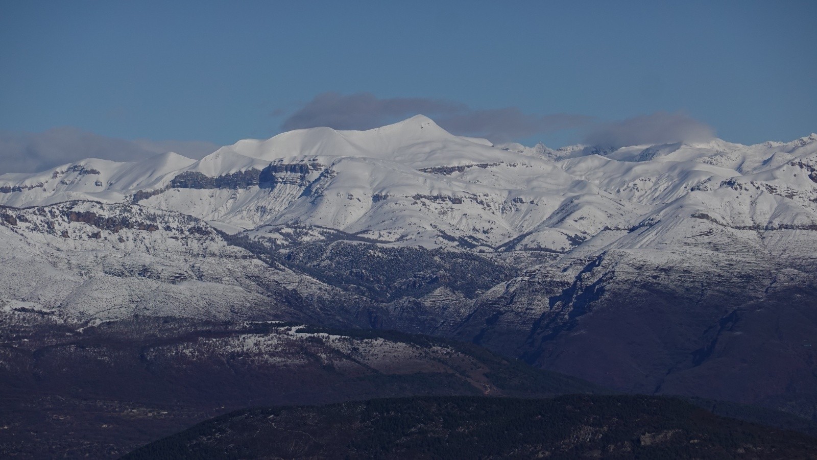 Panorama au téléobjectif sur le Mont Mounier