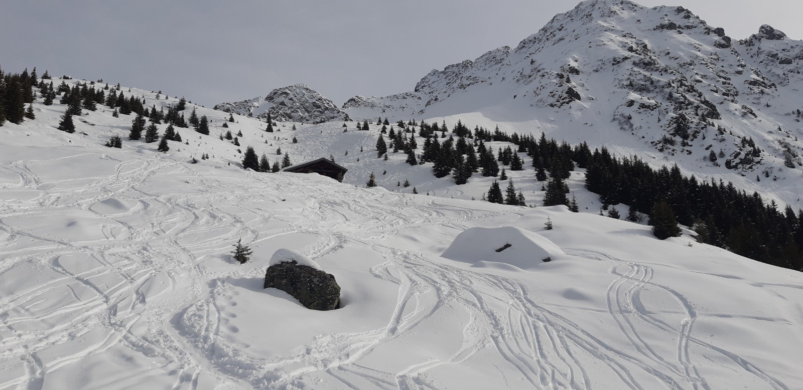 #2 nombreuses traces mais il y a de la place ! nombreuses traces mais il y a de la place !