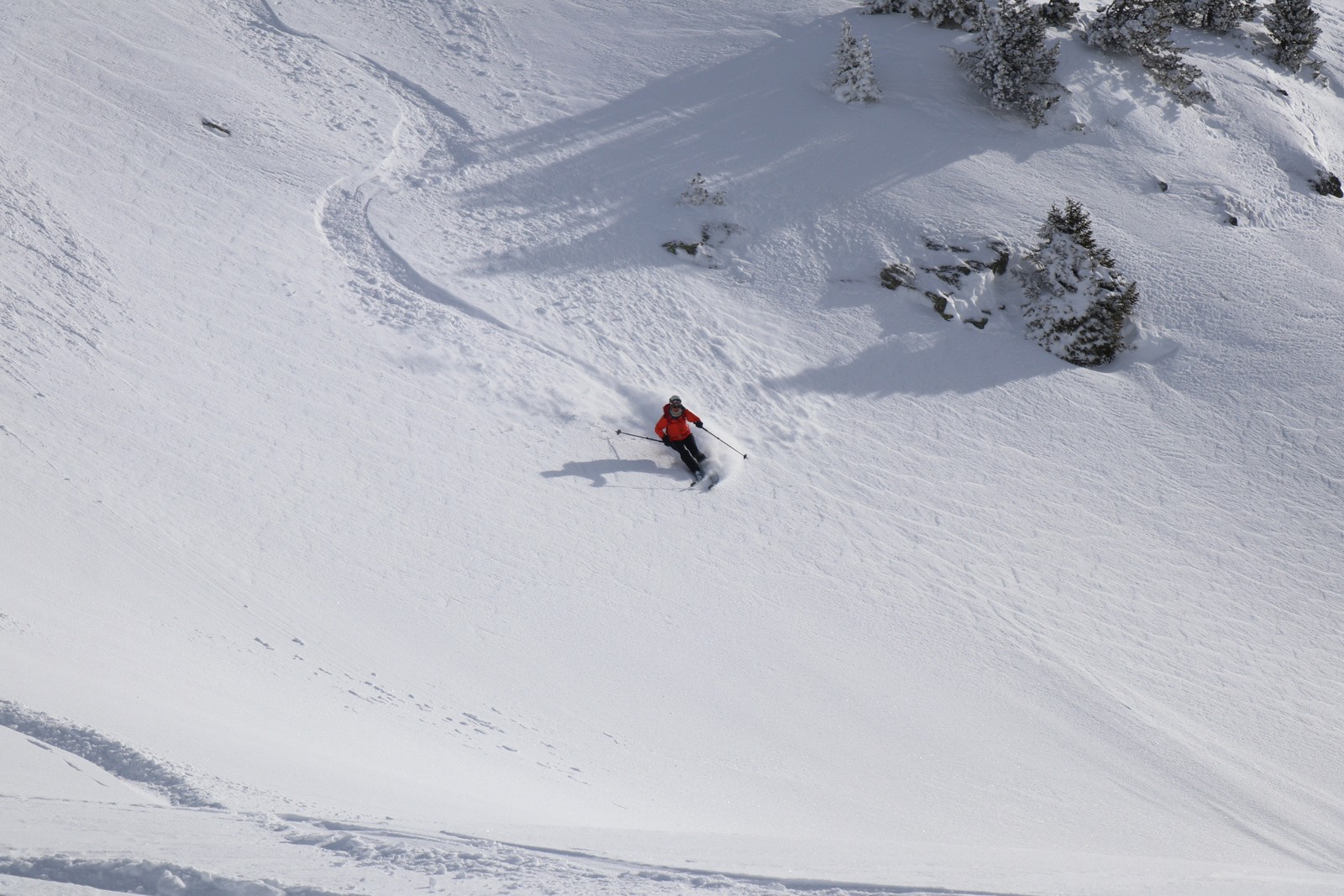 Poudre dans le vallon face Est du Tabor