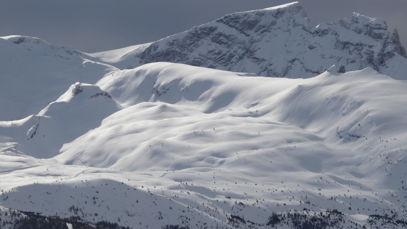 J1 - zoom vers la Montagne d'Aurouze