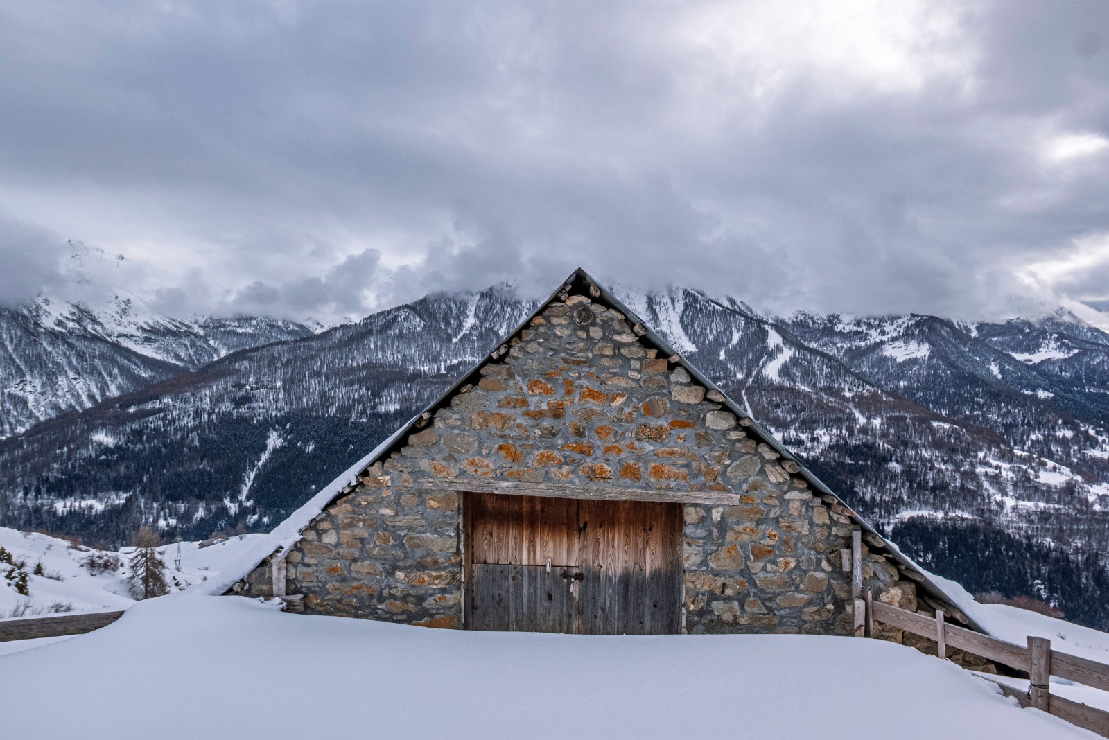 La recula remplacée par une autre pyramide