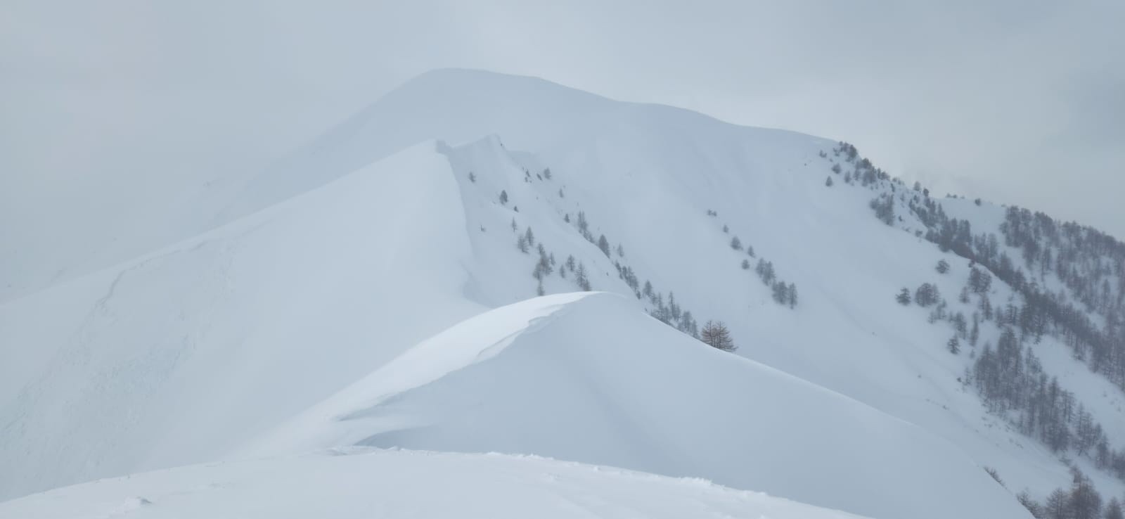 &nbsp;Vue du sommet vers le col de Mirandol