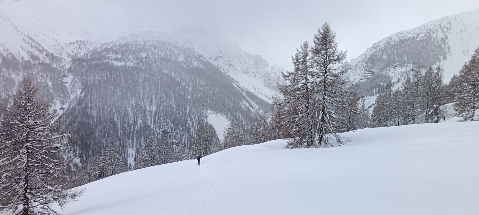&nbsp;Vallon de la Coupa derrière&nbsp;