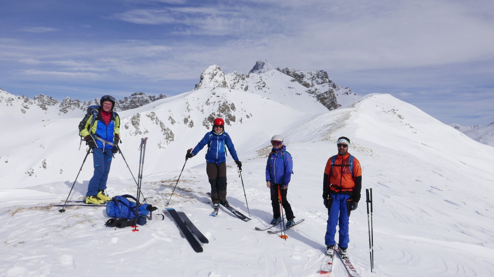 Au sommet devant le Rochebrune.