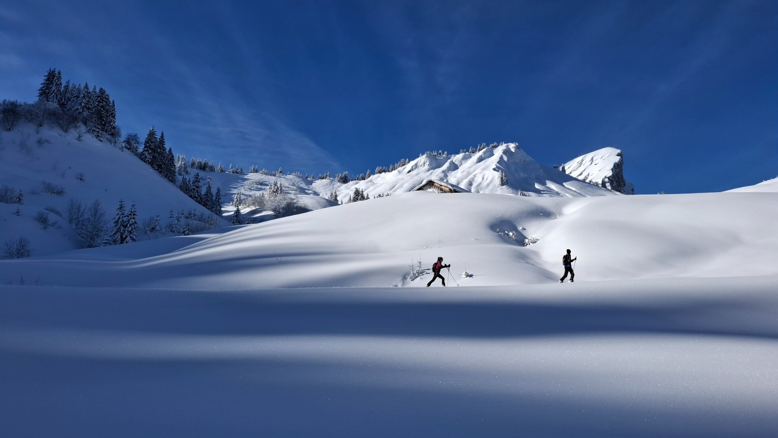&nbsp;Juste en dessous des chalets