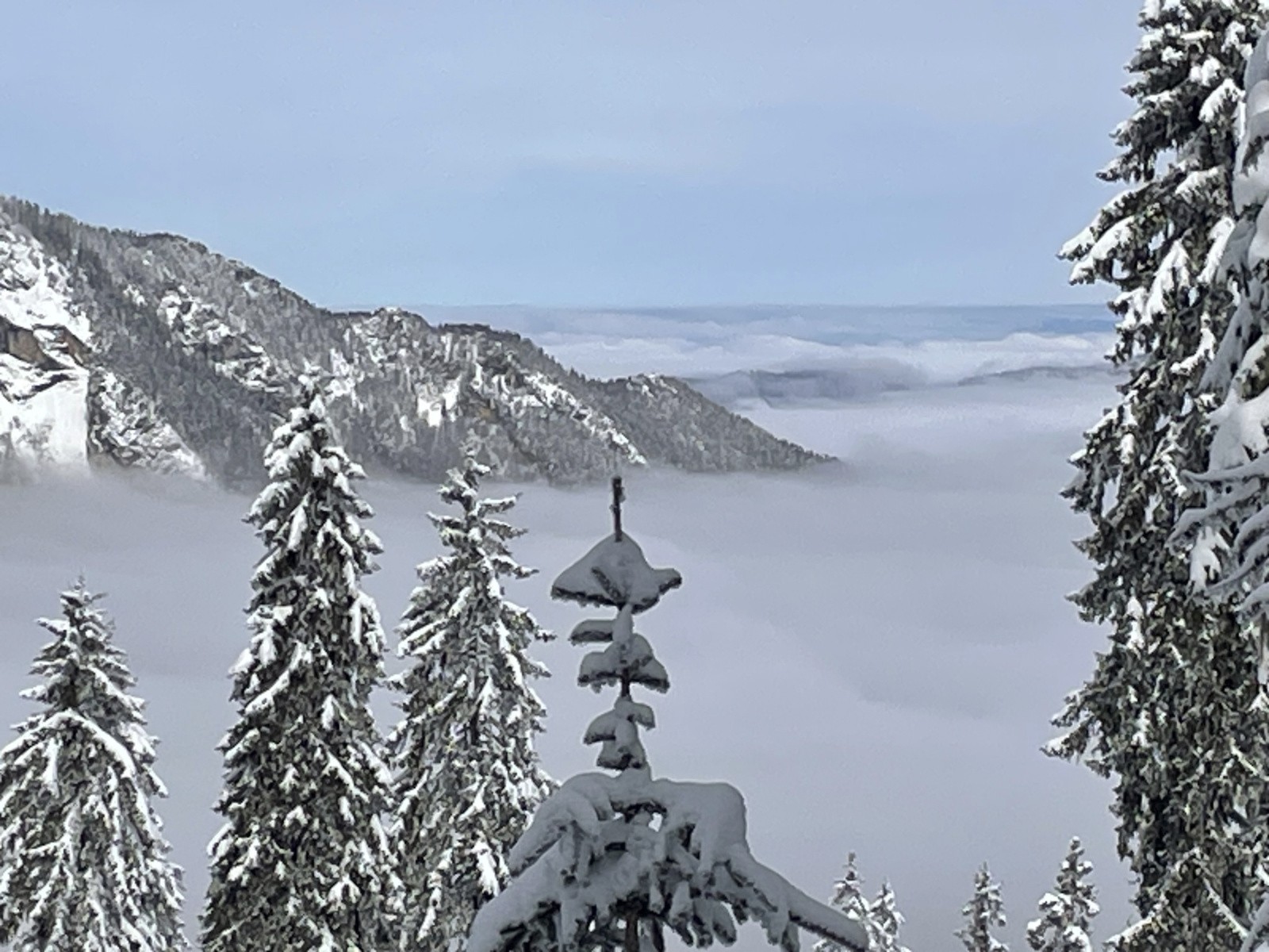 vallées sous la brume&nbsp;