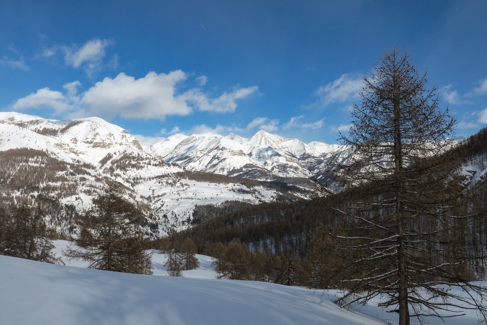 &nbsp;Ça se lève à l'est