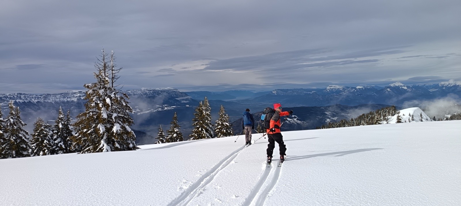 Dernière descente, lac du Bourget au fond