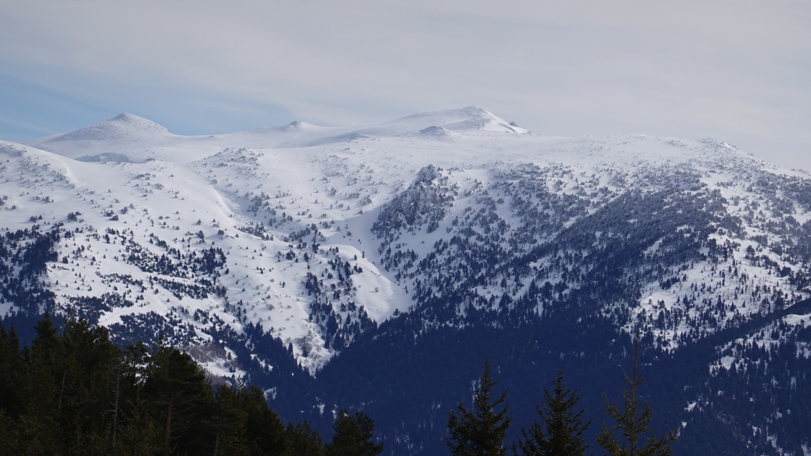 El Madres (point culminant de l'Aude) pris au téléobjectif