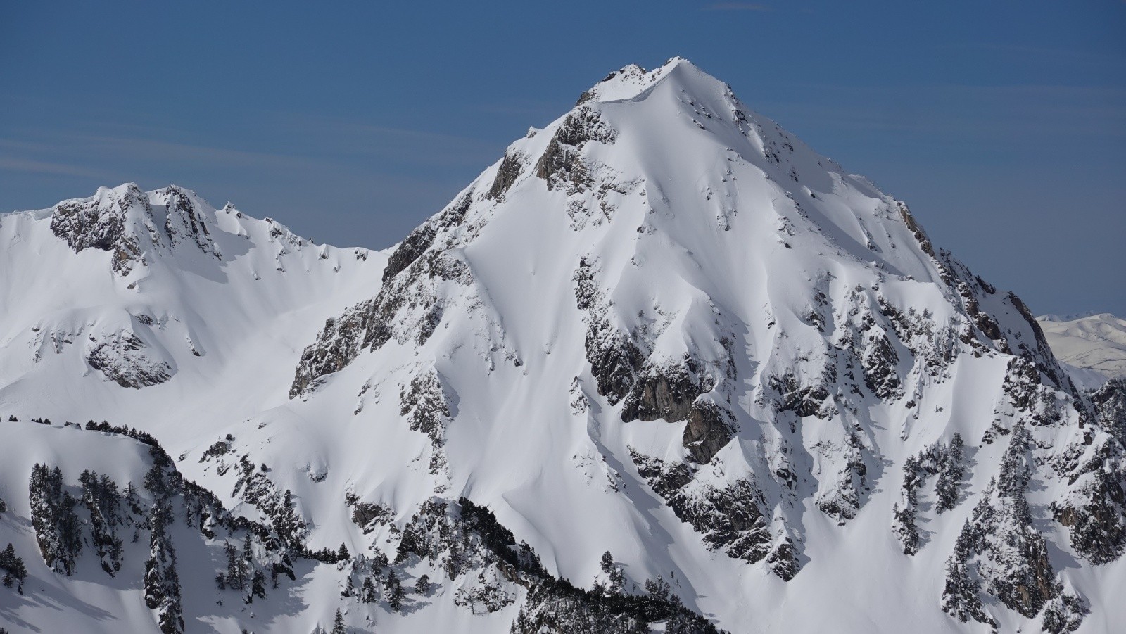 Panorama au téléobjectif sur le Roc Blanc