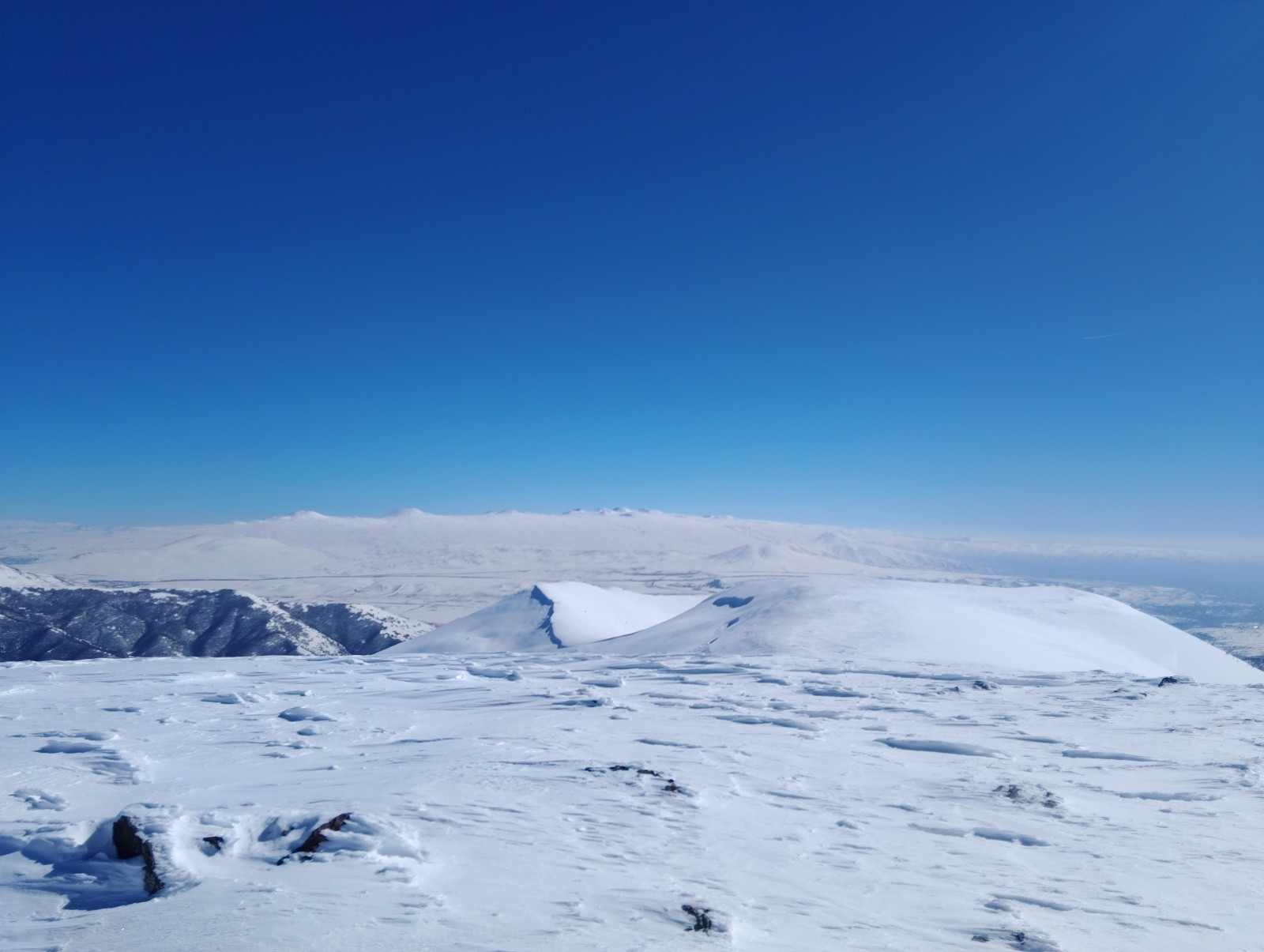 Le haut plateau arménien avec son chapelet de petits volcans loin de tout