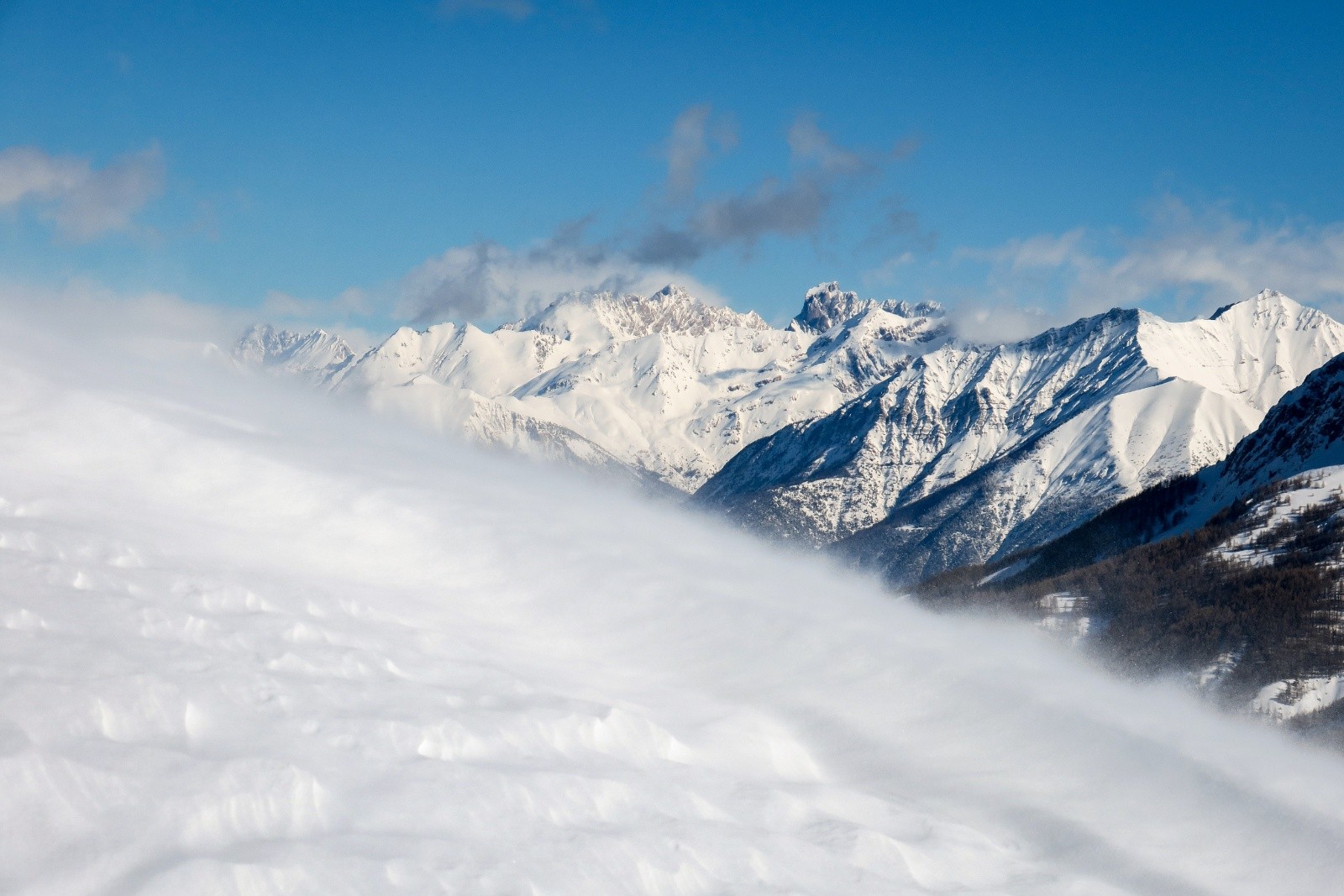 #6 Le Chambeyron au dessus de la tempête Le Chambeyron au dessus de la tempête