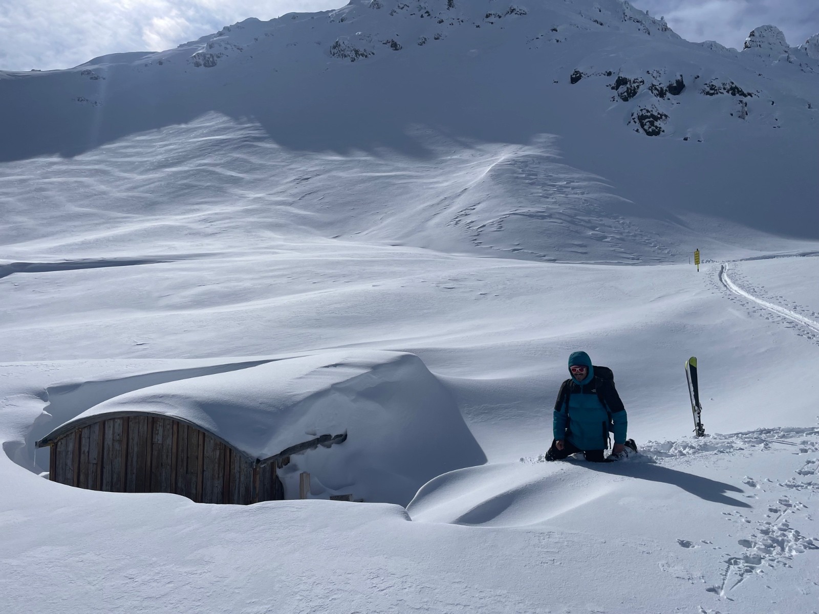 Le gars de la plongée sous glace n'ouvrira que quand il aura fini de pelleter !!