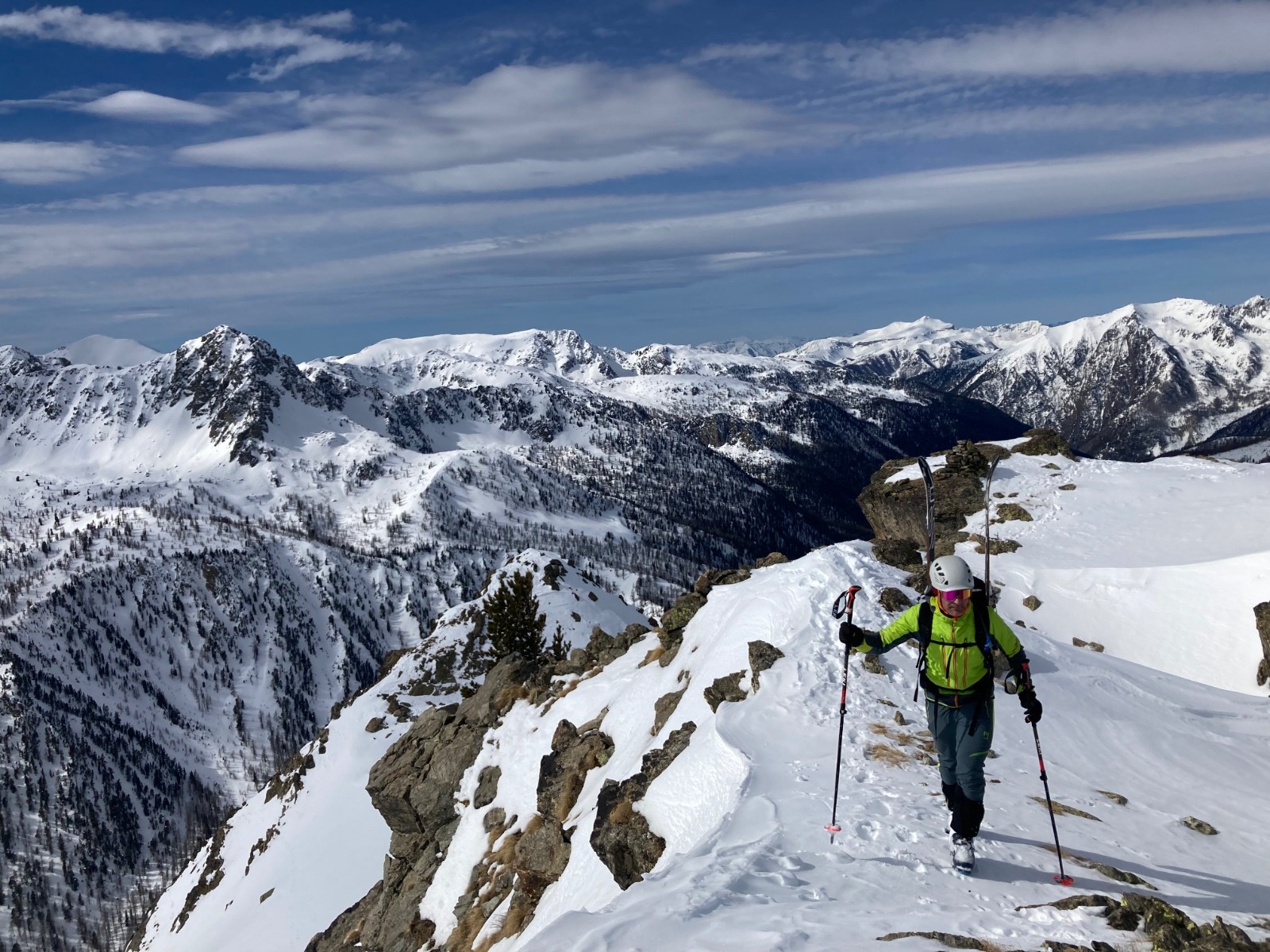 Début de la montée sur le serre