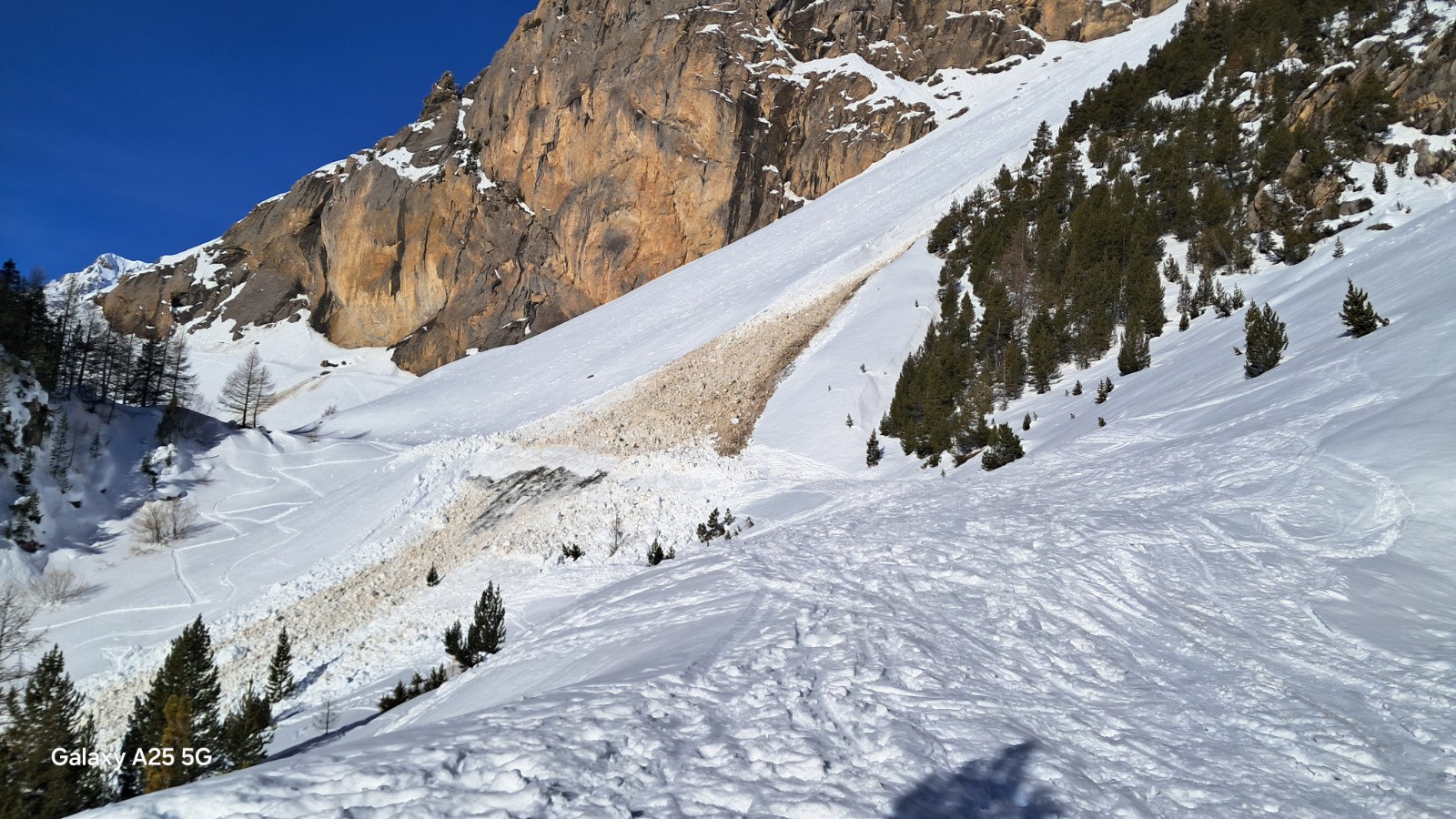 #1 avalanche qui entrave la route !! avalanche qui entrave la route !!