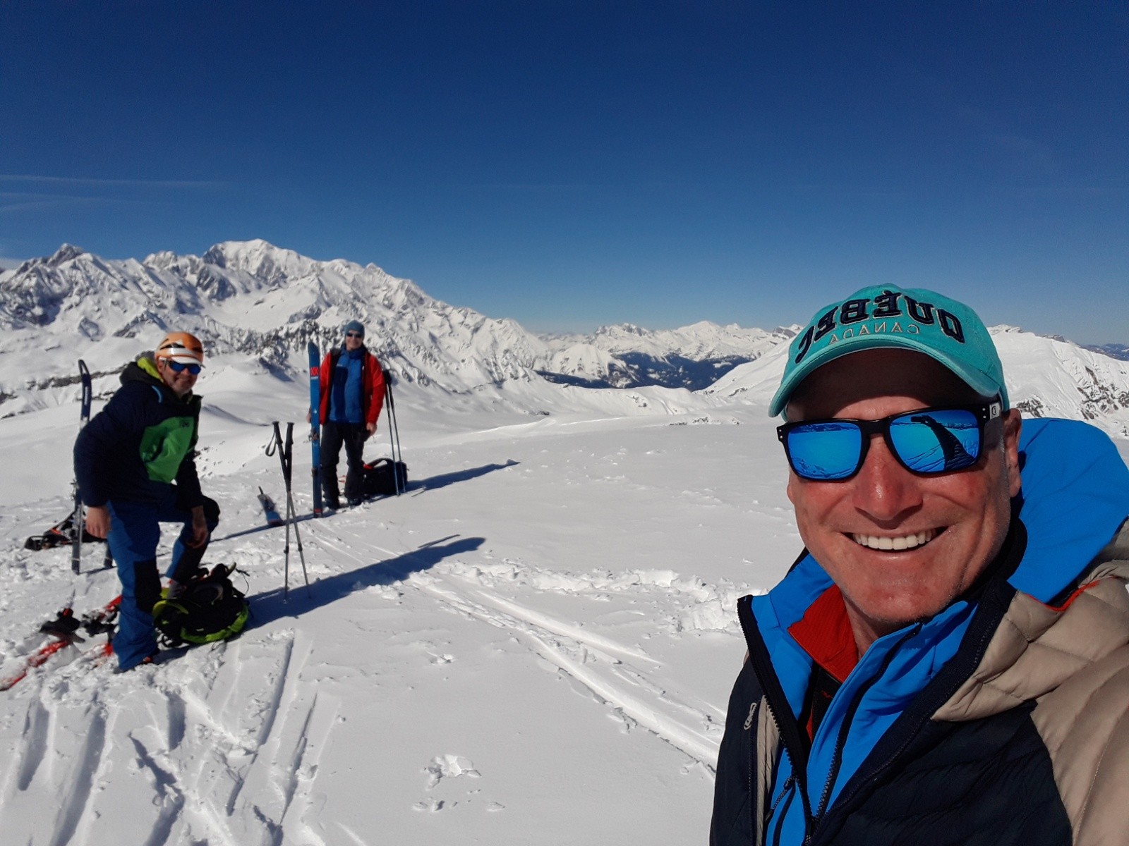 #9 Content d Content d'être là