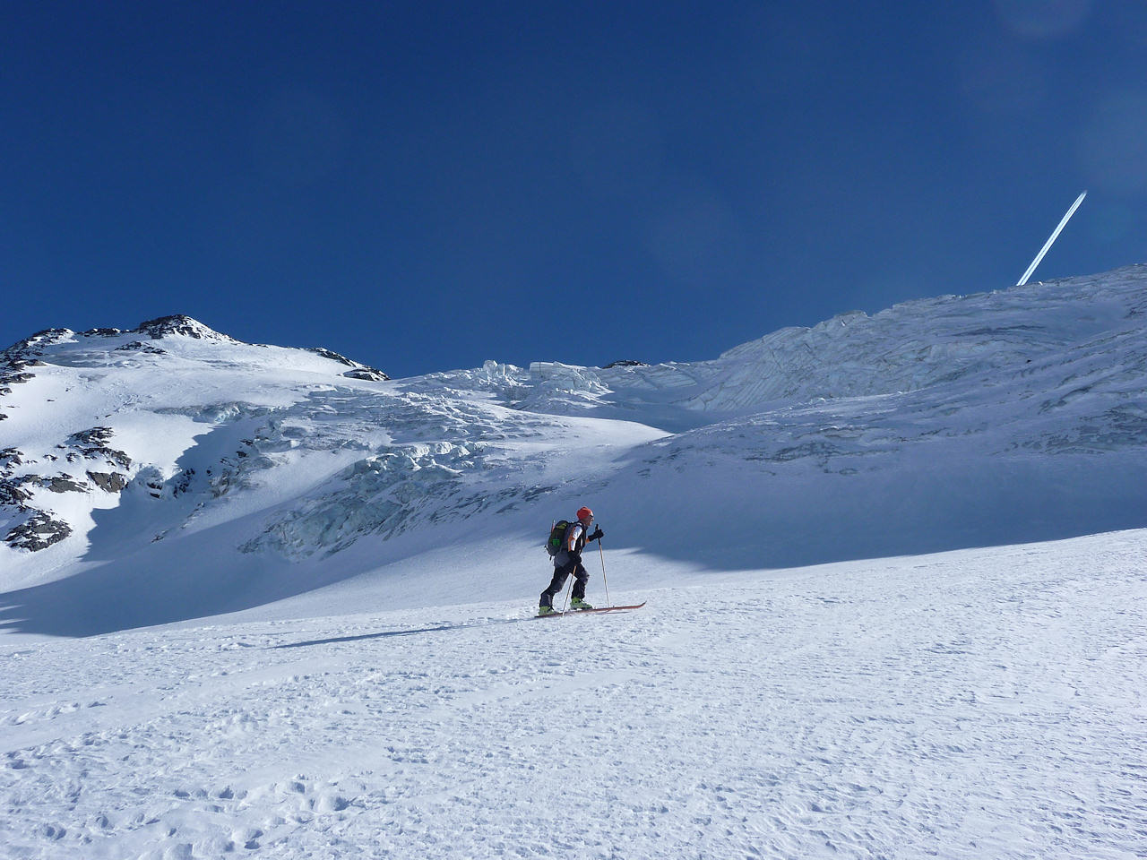 Glacier du Génépy : Belle ambiance, mais dangereux. Il ne faut pas s'attarder dans le secteur.