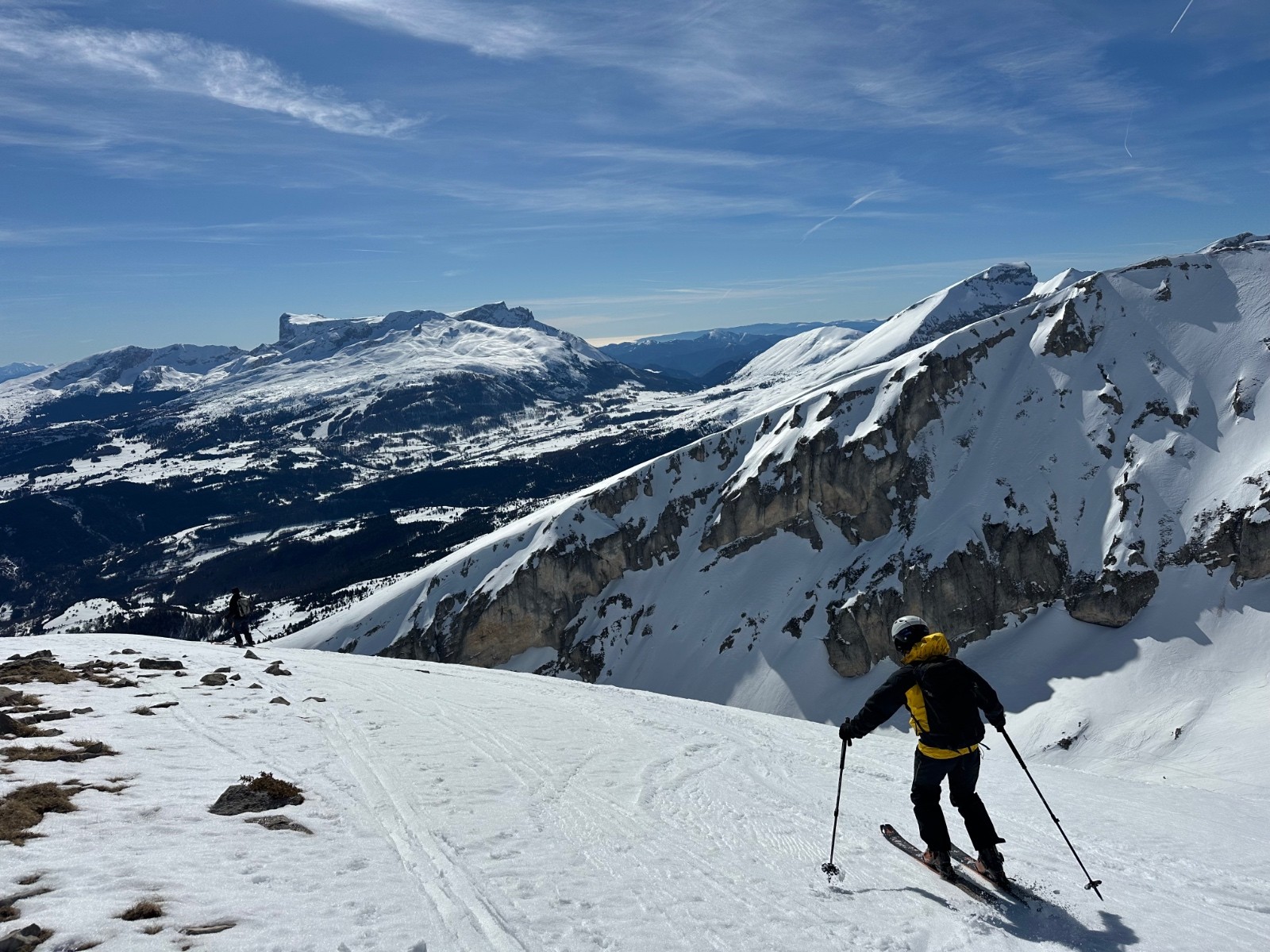 #5 Début de la descente. Au fond, le Pic de Bure. Début de la descente. Au fond, le Pic de Bure.
